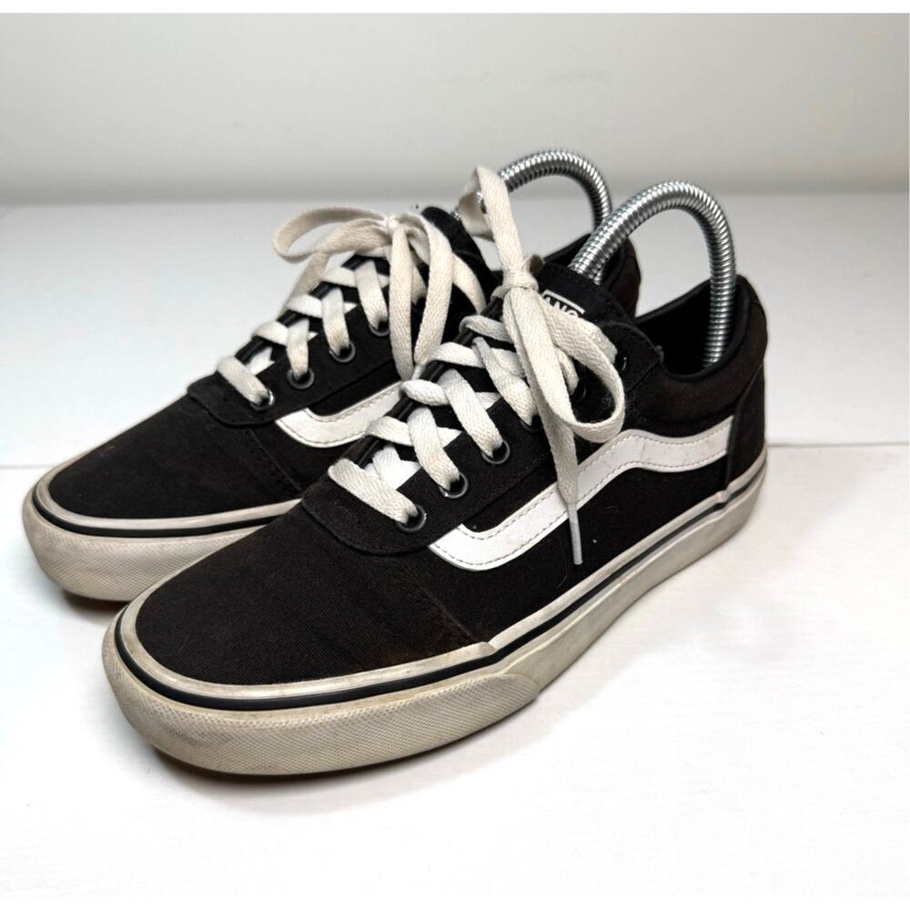 Vans Old Skool Low Black White Lace Up Skate Shoe Women’s 7.5